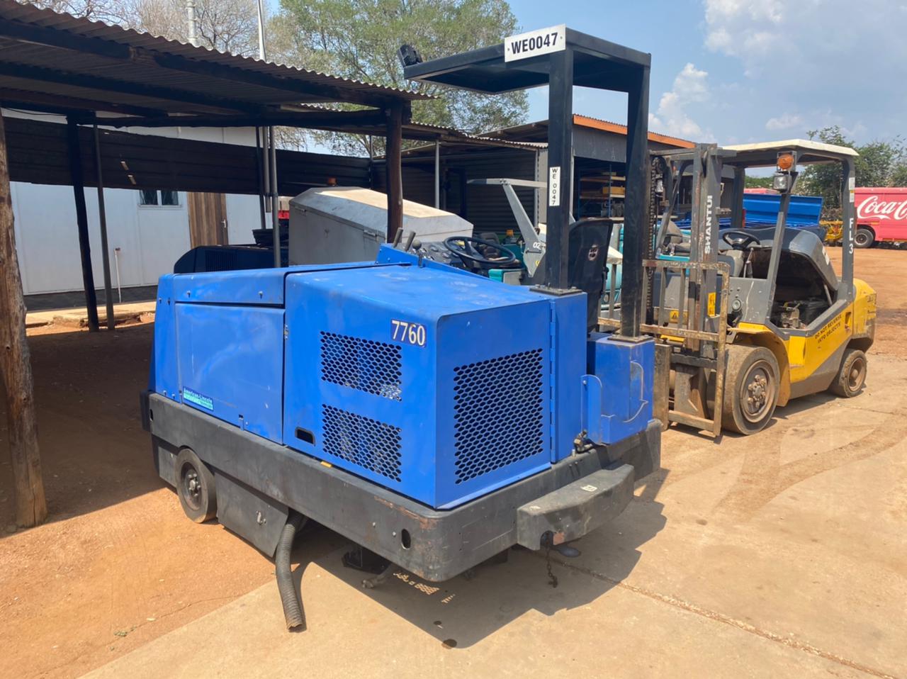 Alto American Lincoln 7760 Road Broom Sweeper - Image 7