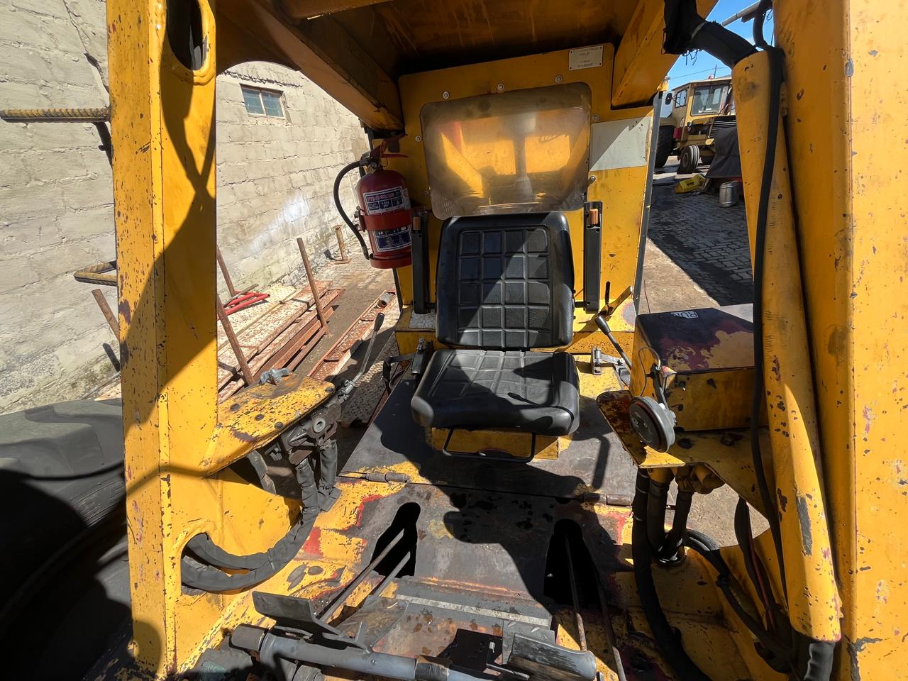 Bell 120 Rough Terrain Forklift 2.75 Ton - Image 7