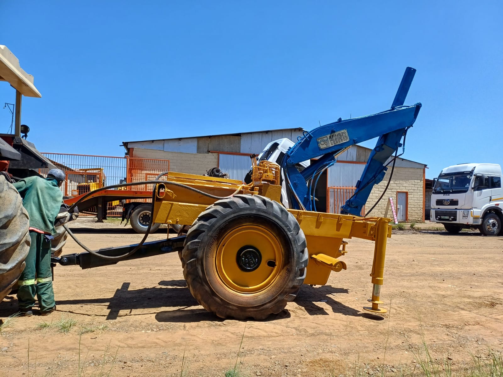 Tractor Trailer Crane 3.2 Ton - Image 6