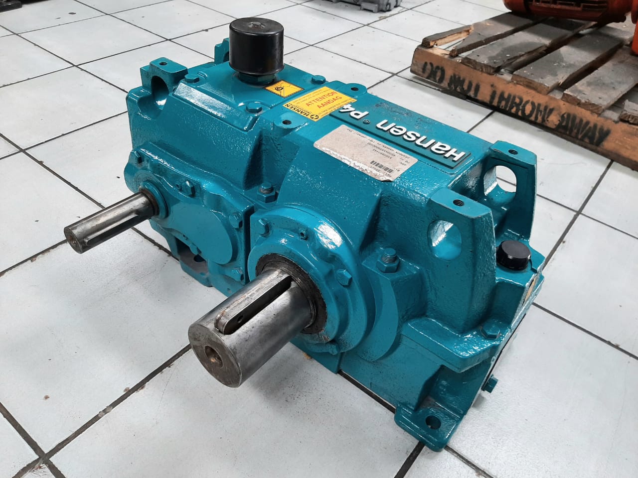 Hansen P4 Multistage Industrial Gearbox 37kW Ratio 22.4 to 1
