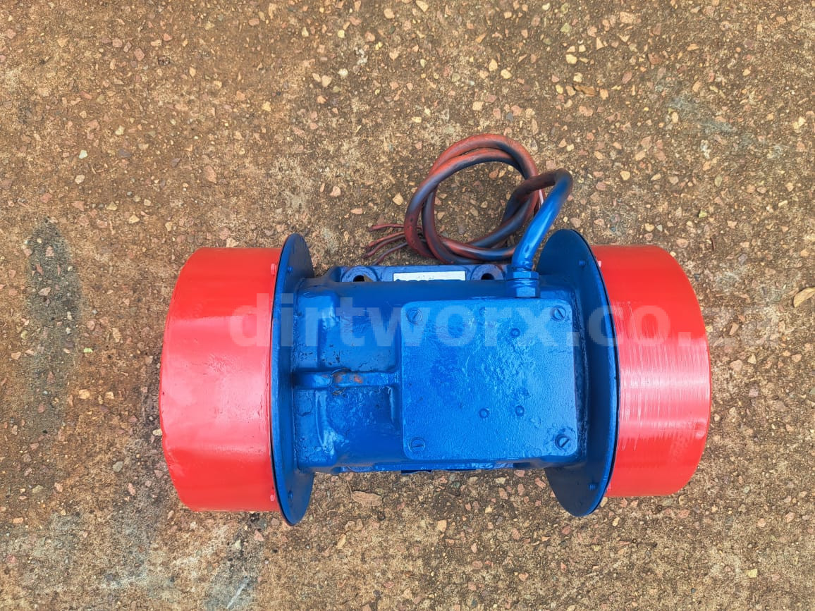 Mining Vibrating Motor 0,96kW - Image 2