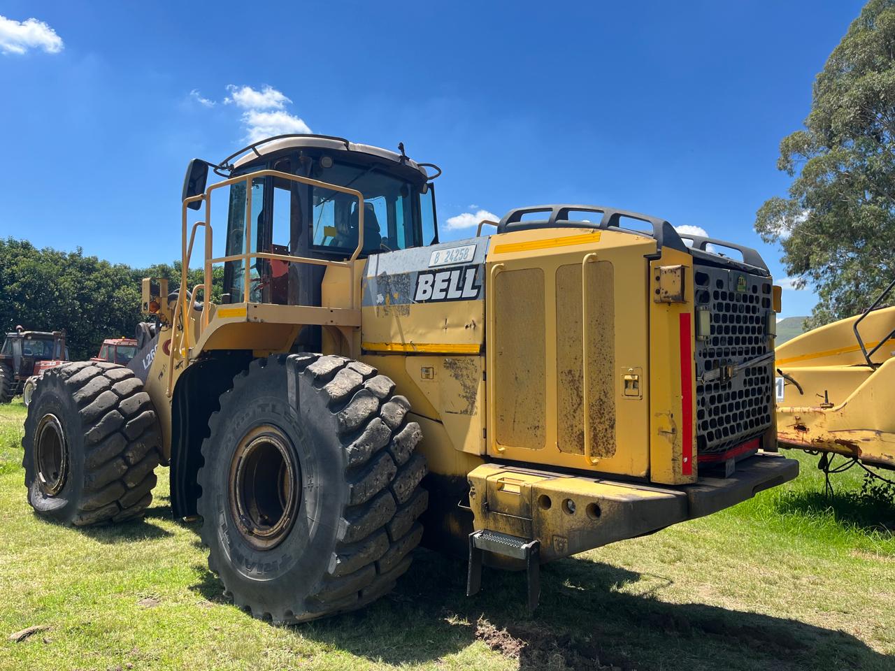 Bell L2606E Front End Loader Stripping For Spares - Image 4