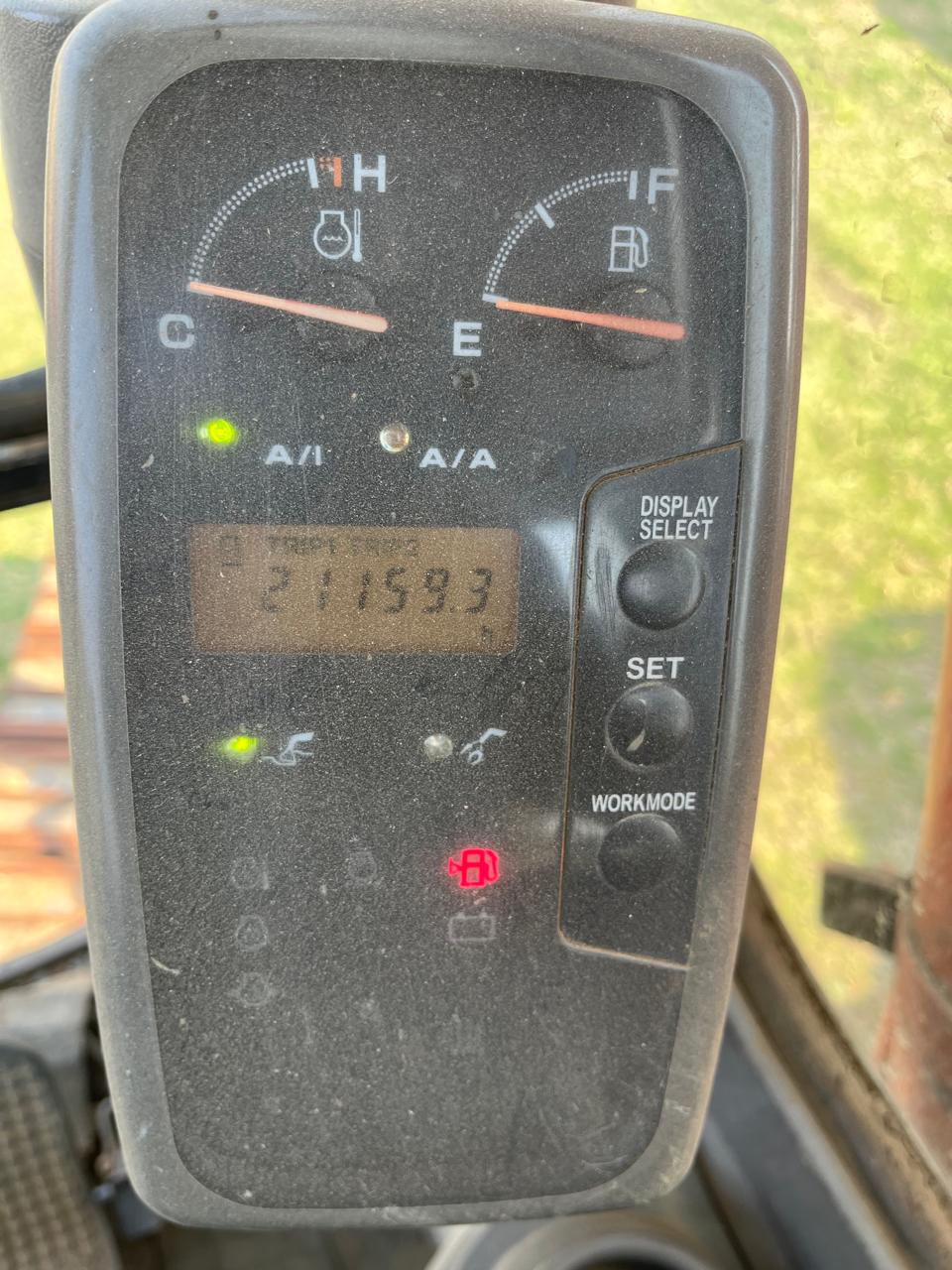 Hitachi ZX240 Excavator - Image 5