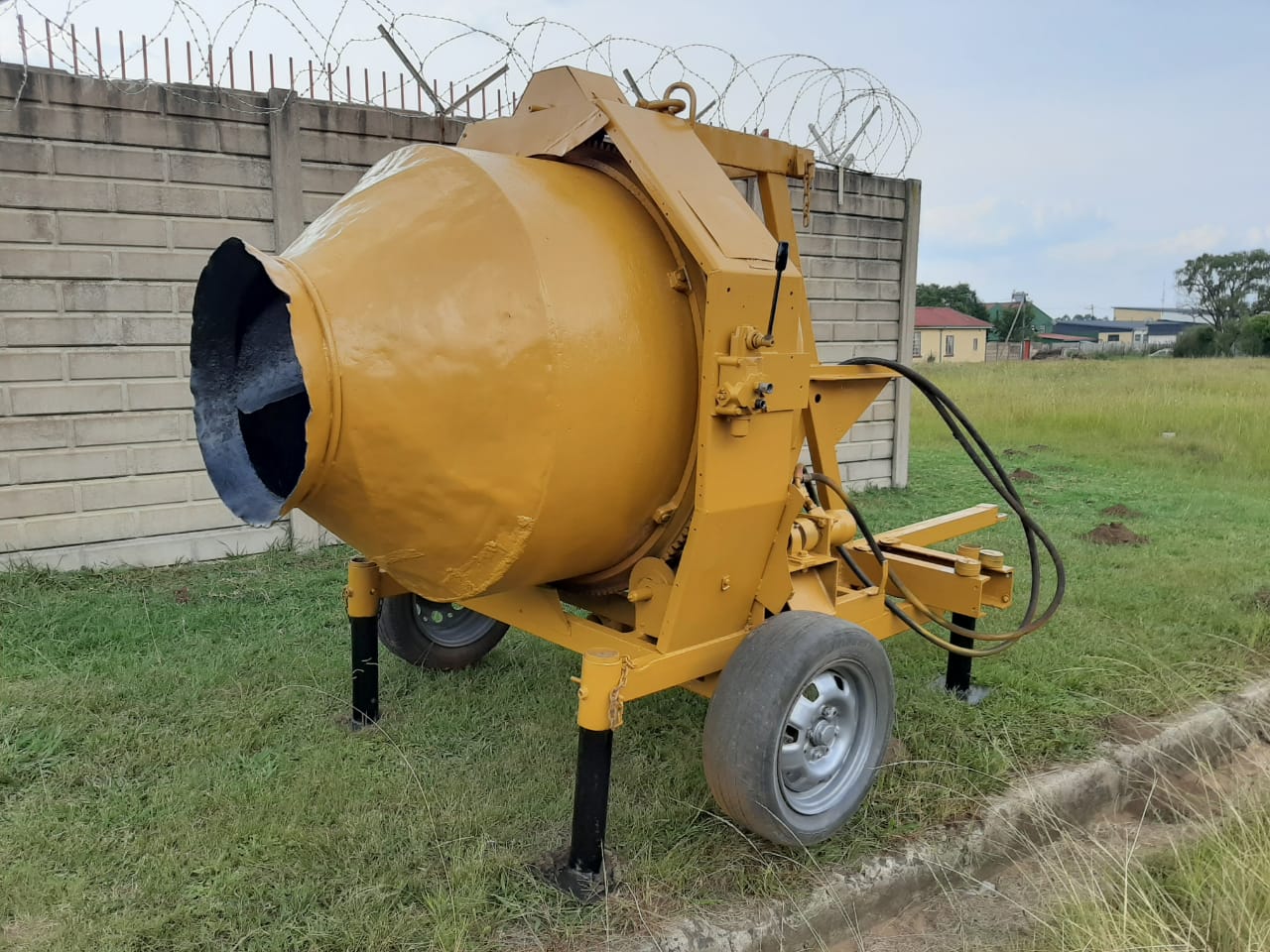 Concrete Mixer - Image 8