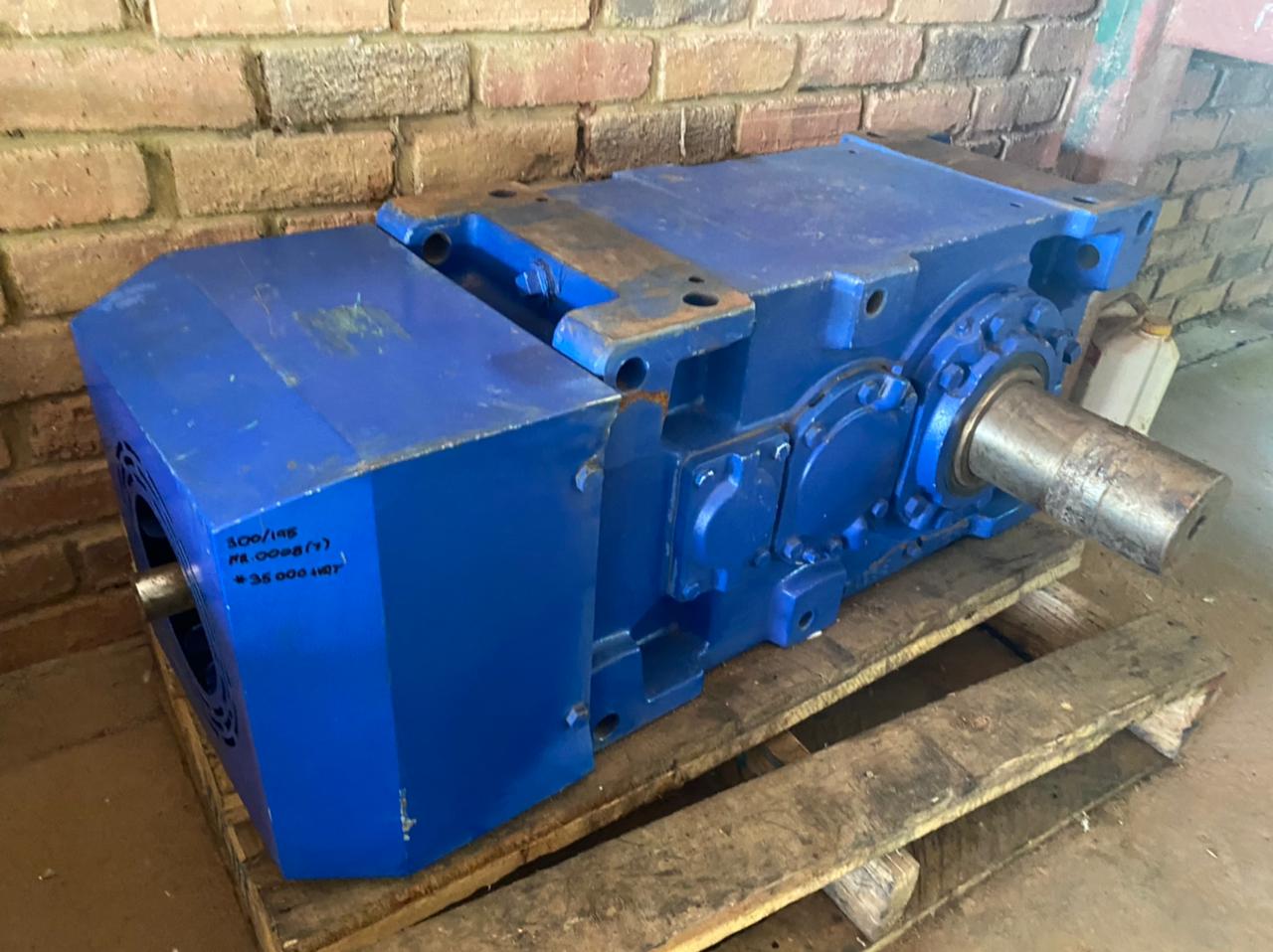 Industrial Gearbox Ratio 28 to 1 - Image 2