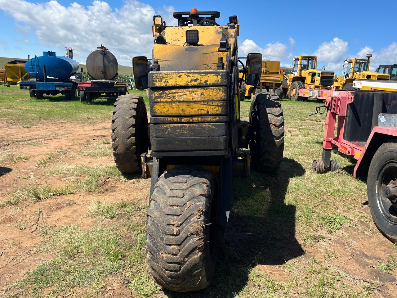 Bell 120 Rough Terrain Forklift 2.75 Ton - Image 2