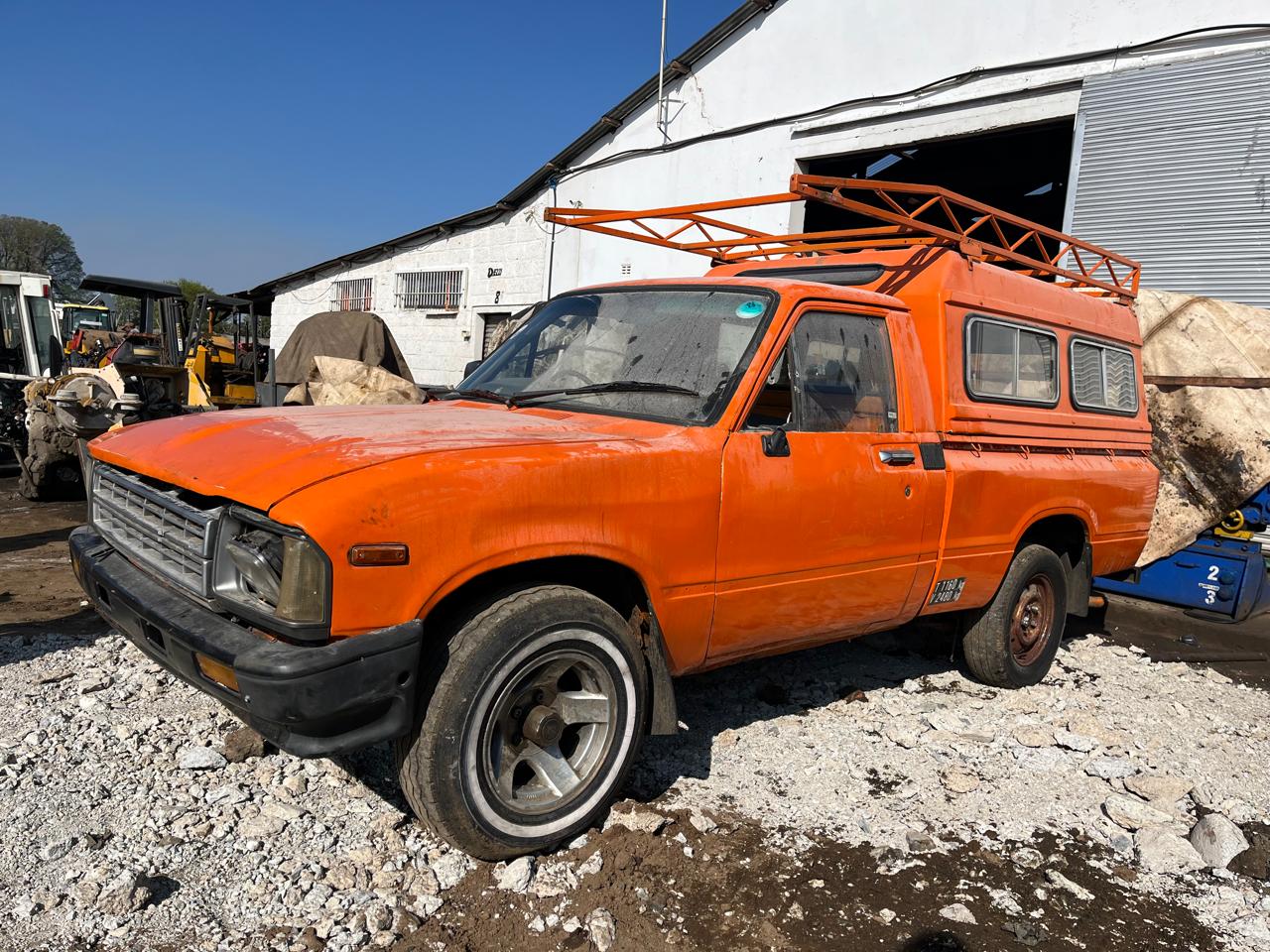 1980 Toyota RN30 Hilux Bakkie With Canopy - Image 3