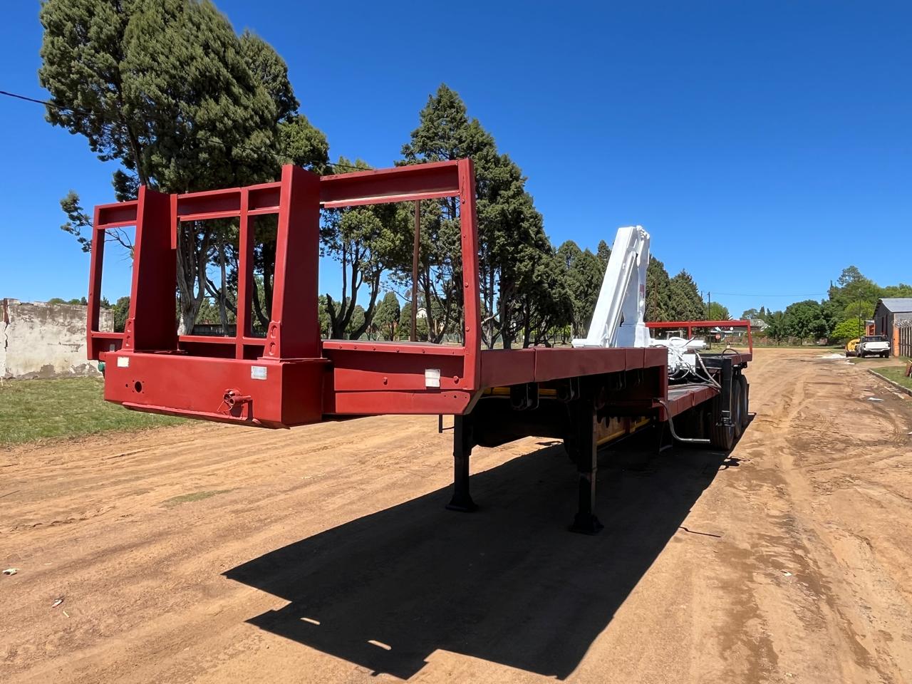 Afrit Tri Axle Semi Trailer With Crane - Image 3