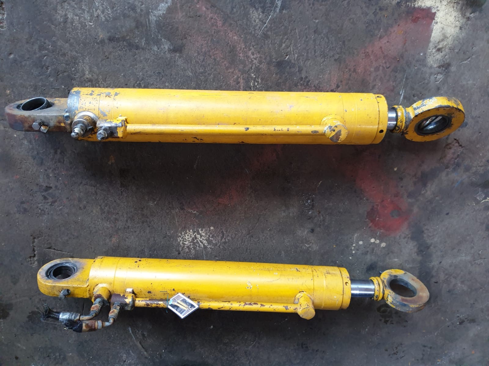Hydraulic Double Acting Cylinder CIR 400mm x 780mm Length