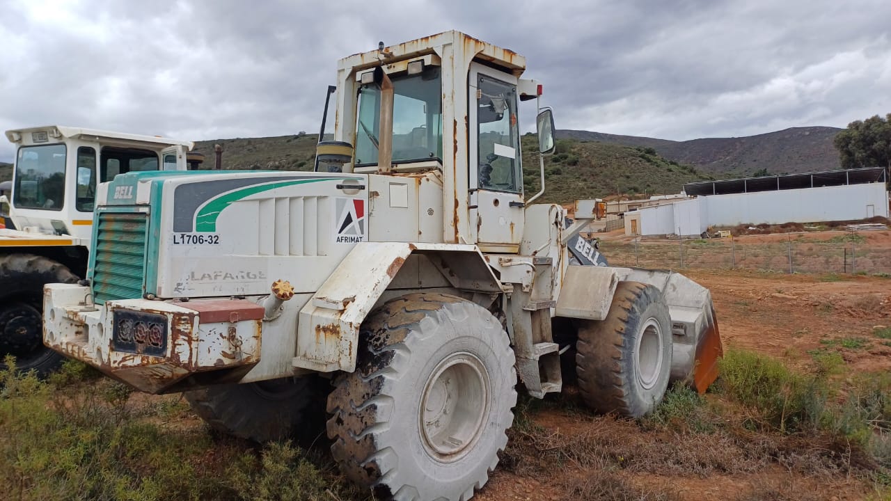 Bell L1706C Front End Loader - Image 6