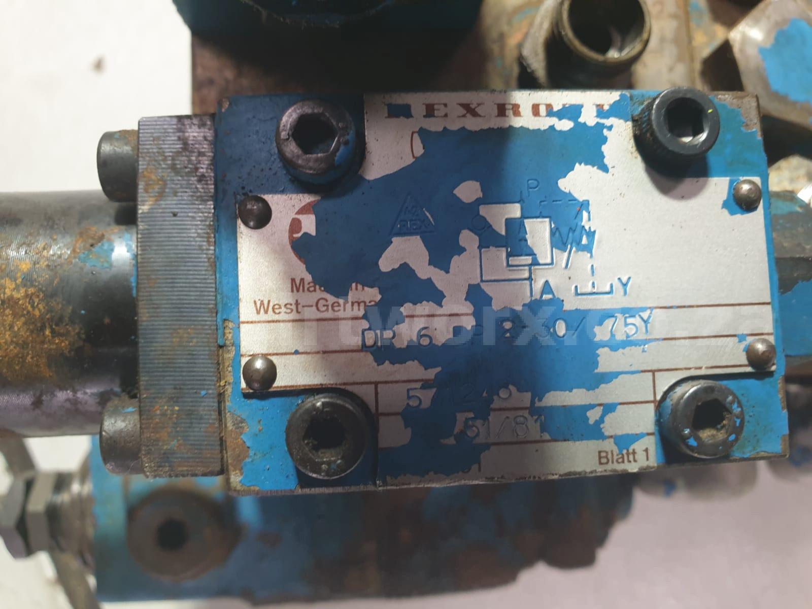 Rexroth 8 Spool Hydraulic Directional Control Valve - Image 6