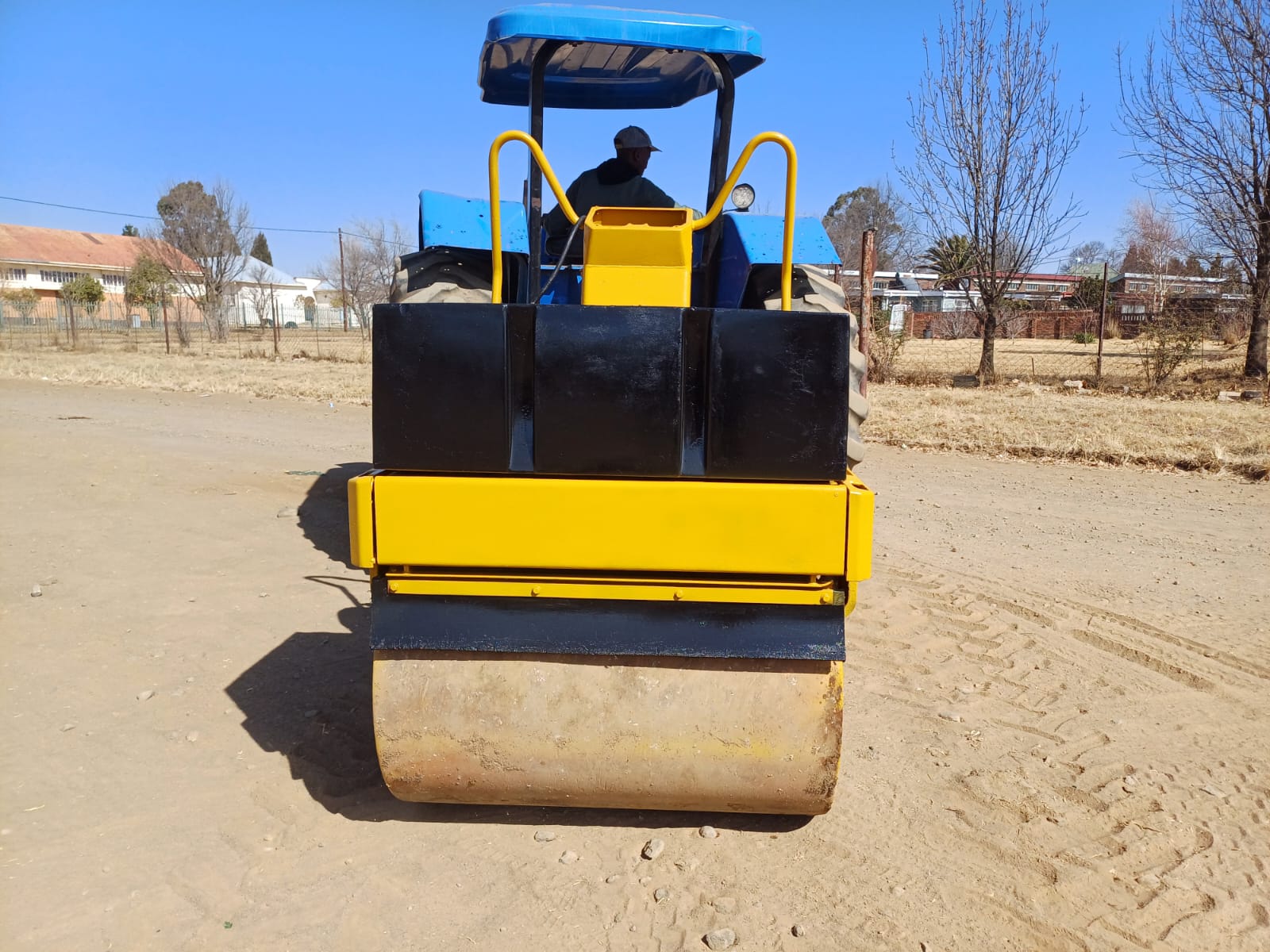 Smooth Drum Vibrating Roller - Image 2