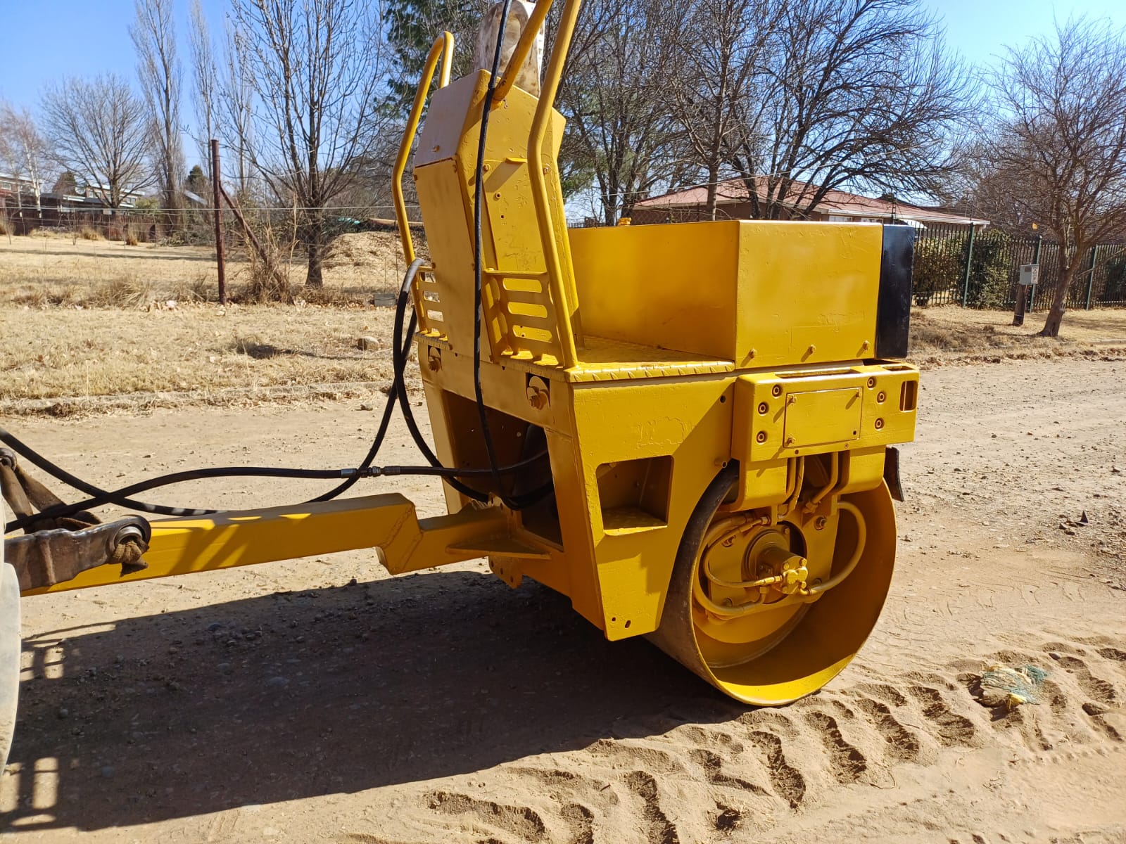 Smooth Drum Vibrating Roller - Image 4