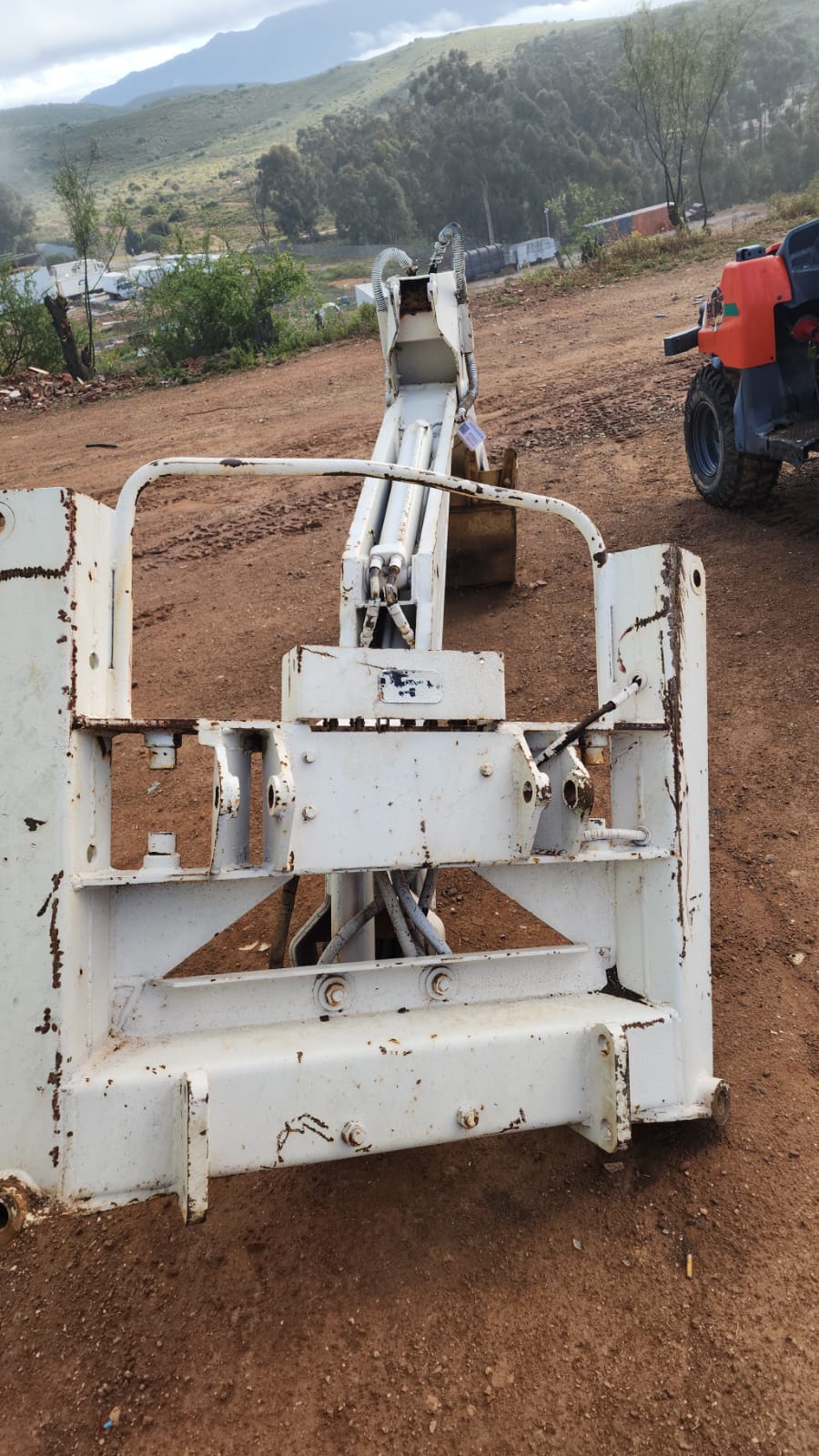 Digger Skidsteer Backhoe Attachment - Image 3