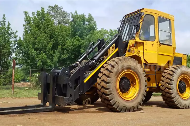 Caterpillar Rough Terrain Forklift 5Ton
