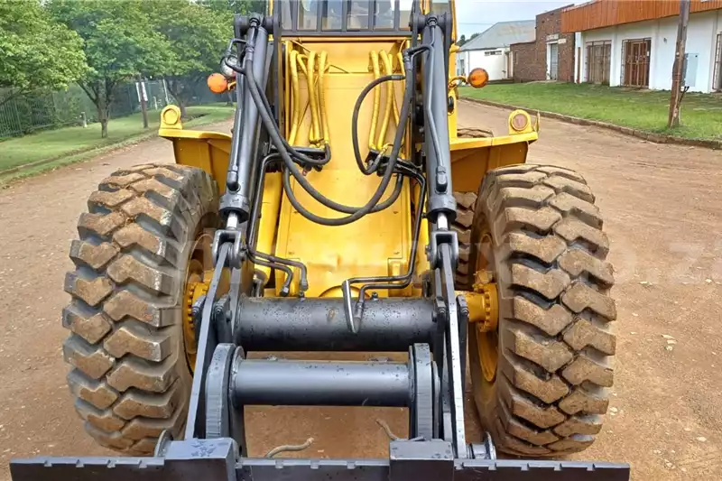 Caterpillar Rough Terrain Forklift 5Ton - Image 5