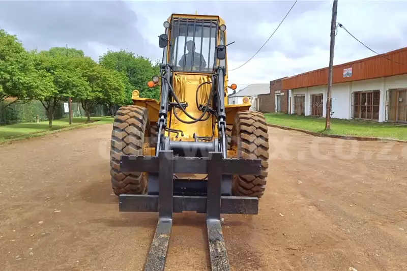 Caterpillar Rough Terrain Forklift 5Ton - Image 7
