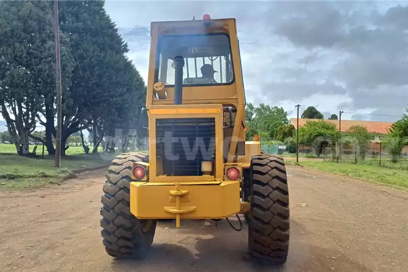 Caterpillar Rough Terrain Forklift 5Ton - Image 11