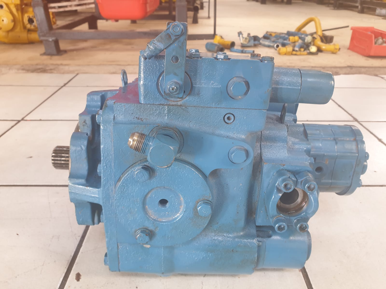 Sundstrand Sauer Danfoss Hydrostatic Variable Axial Piston Series 22 Pump - Image 3