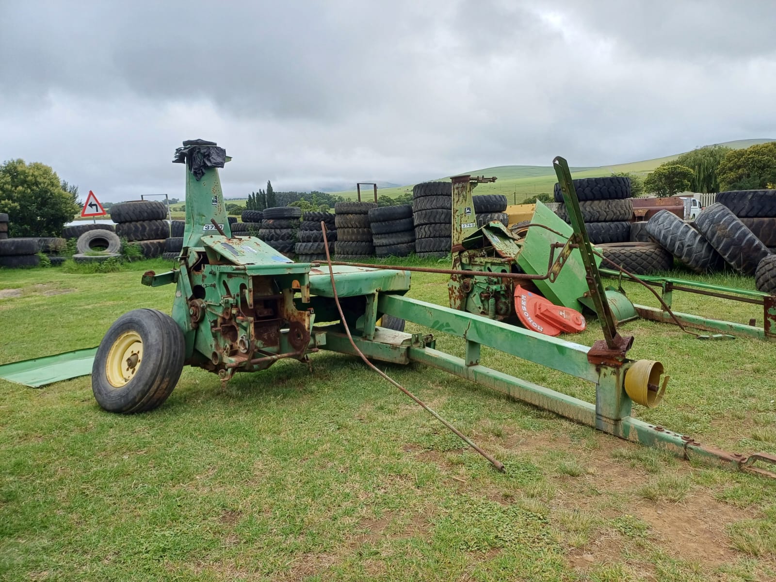 3x John Deere 3760 Forage Harvesters for Spares - Image 4