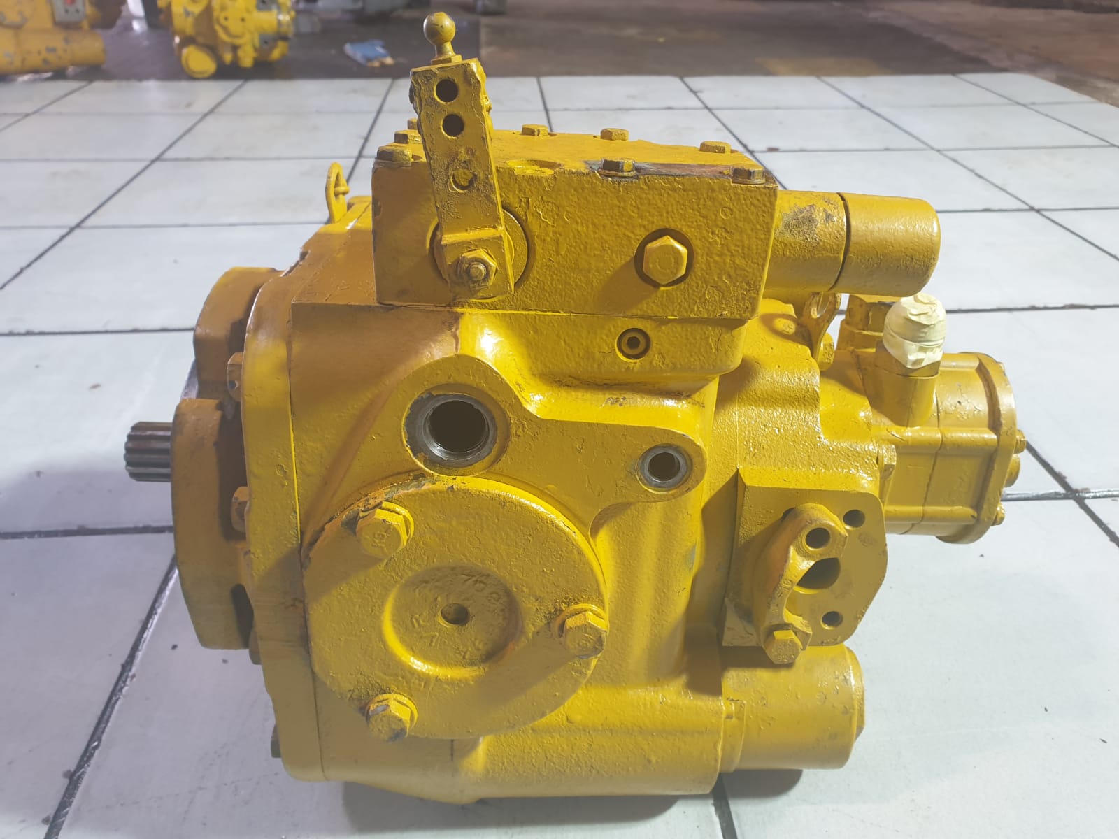 Sundstrand Sauer Danfoss Hydrostatic Variable Axial Piston Series 23 Pump - Image 3