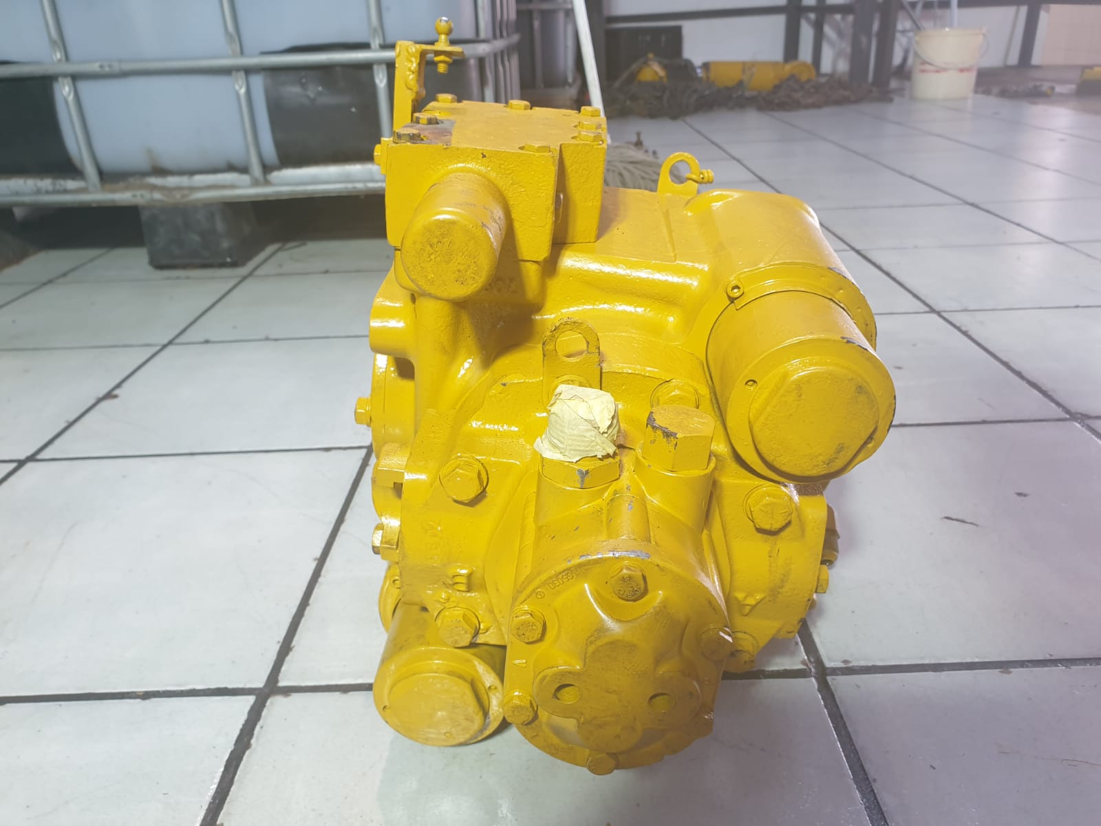 Sundstrand Sauer Danfoss Hydrostatic Variable Axial Piston Series 23 Pump - Image 4