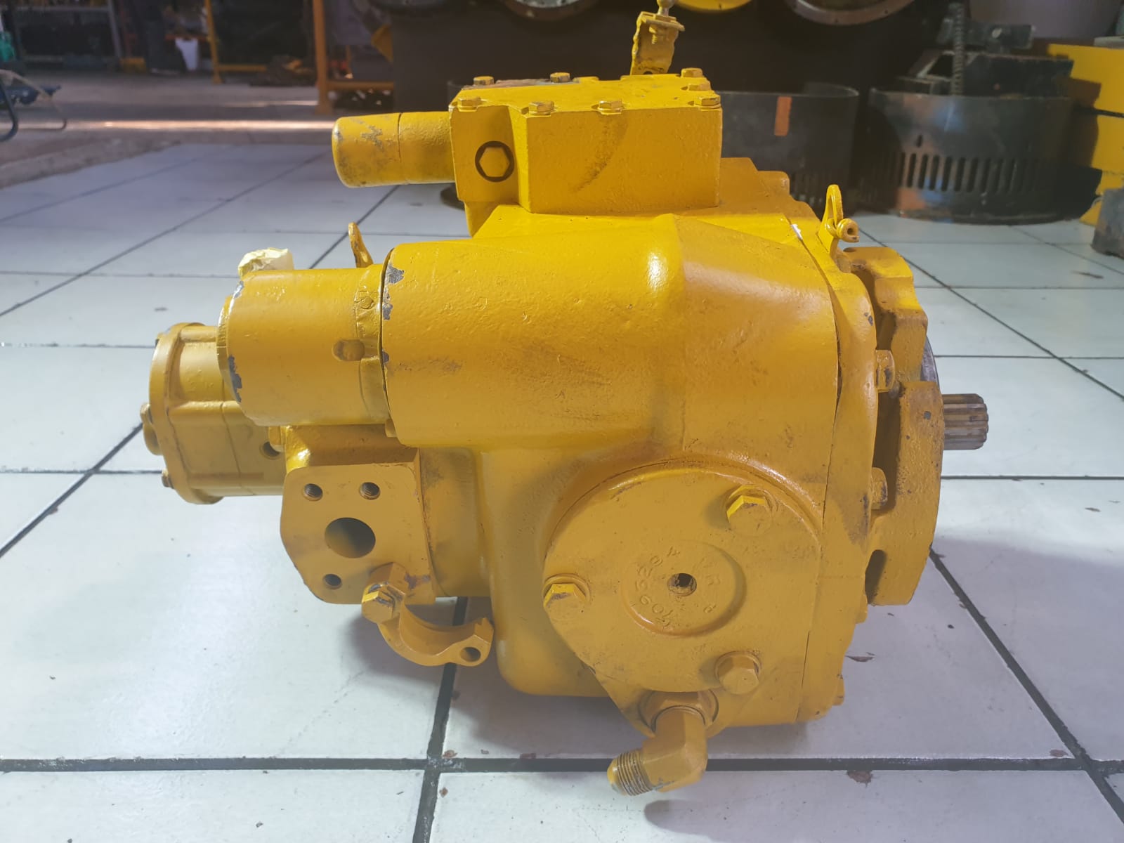 Sundstrand Sauer Danfoss Hydrostatic Variable Axial Piston Series 23 Pump - Image 5