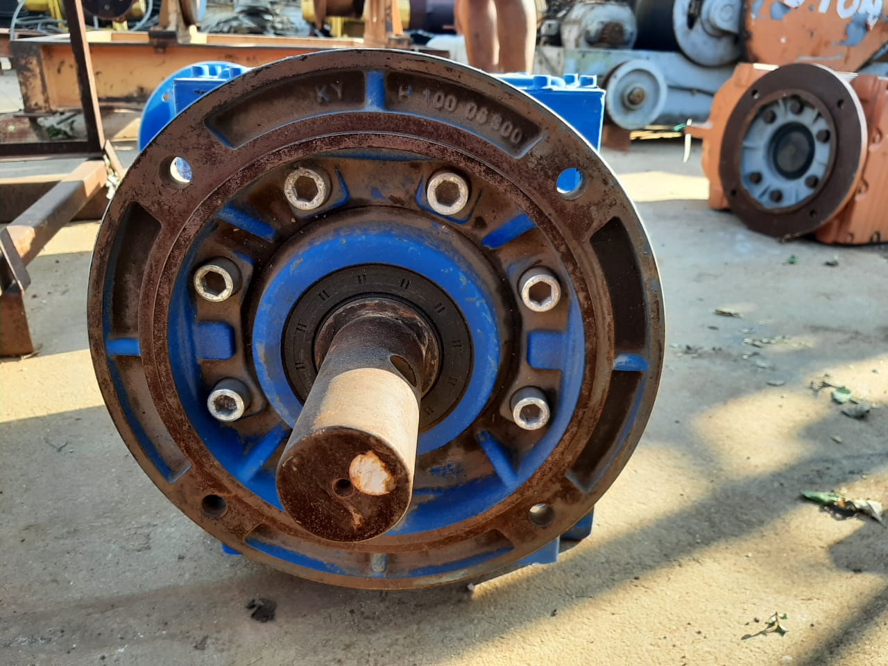 Motovario Helical Reduction Gearbox H102F Ratio 6:36 - Image 10