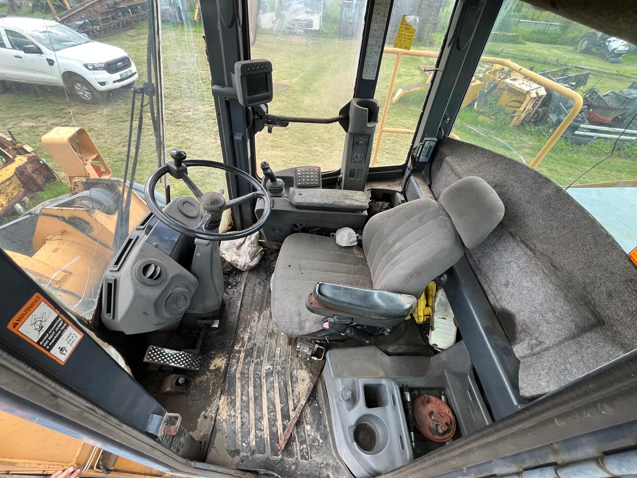 Bell L2606E Front End Loader Stripping For Spares - Image 10