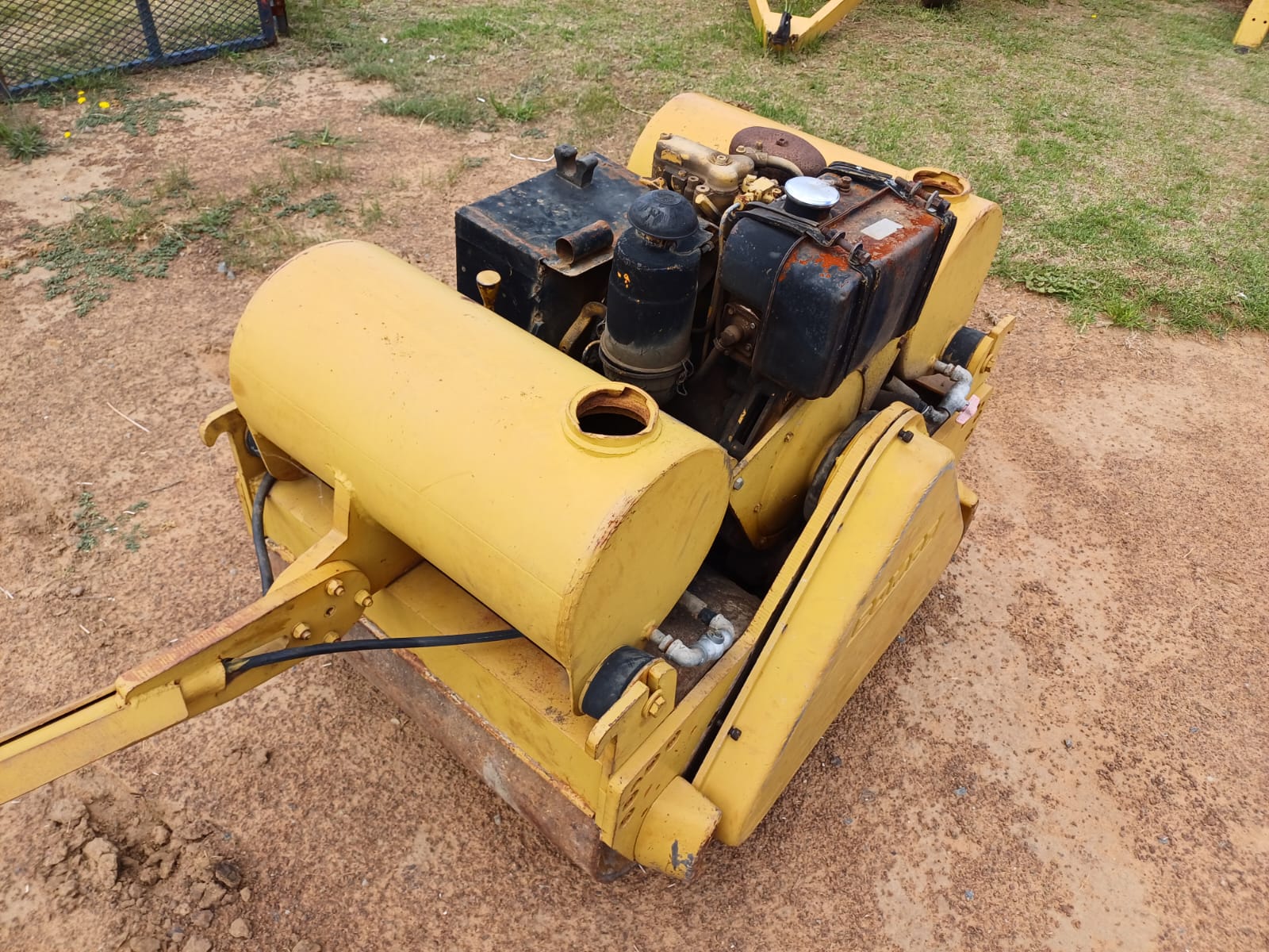 Bomag BW75S Walk Behind Roller and Trailer - Image 11