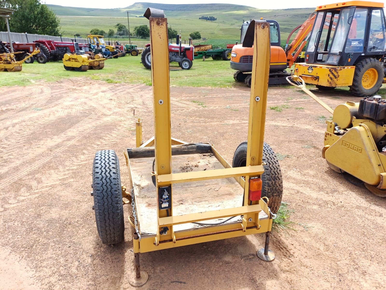 Bomag BW75S Walk Behind Roller and Trailer - Image 16