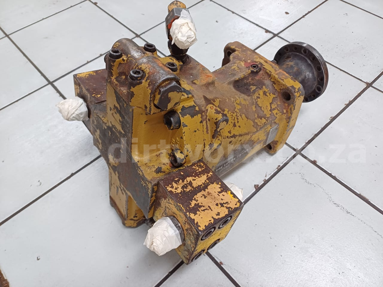 Linde BMR 135 Hydraulic Drive Motor - Image 7