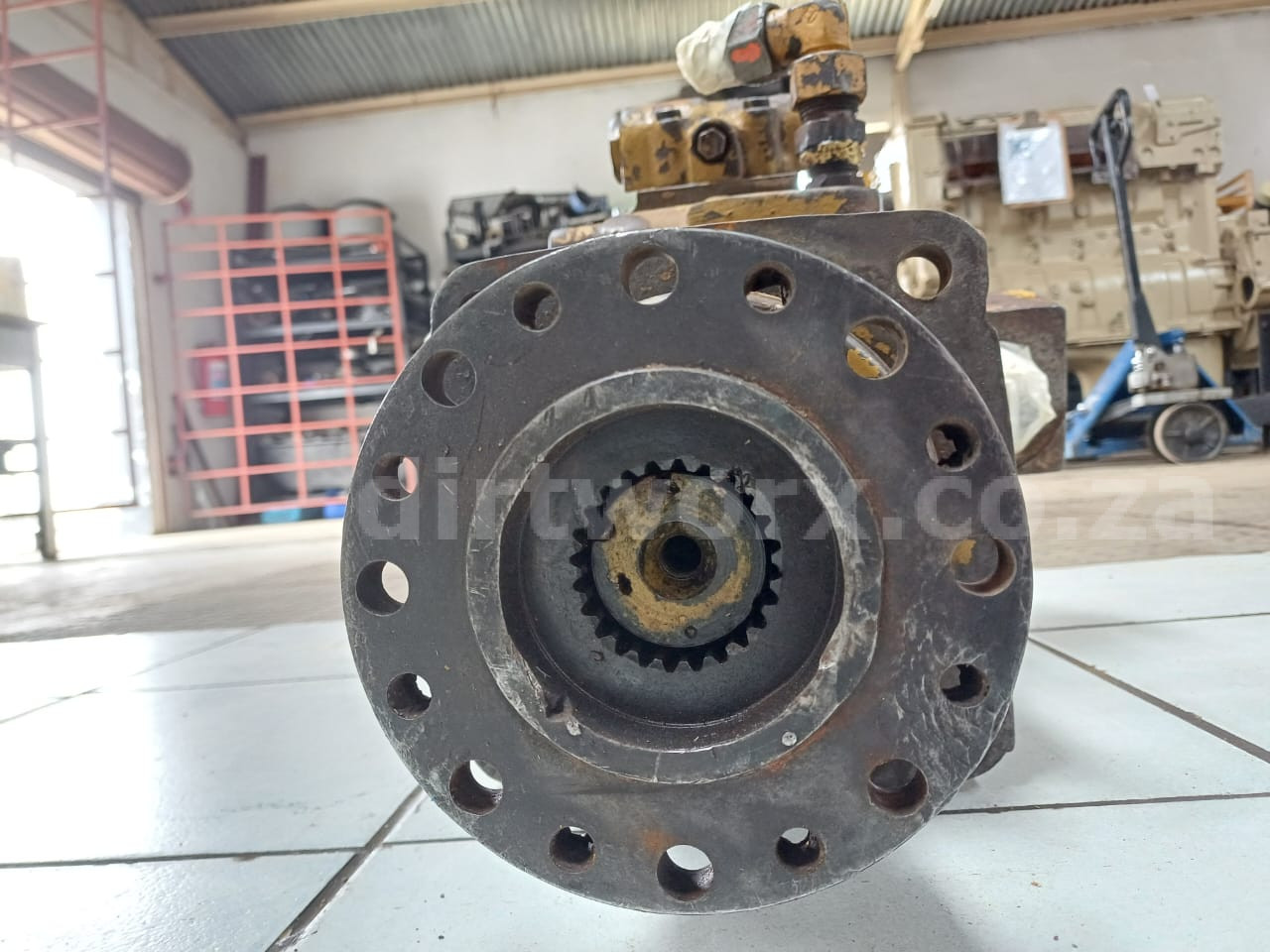 Linde BMR 135 Hydraulic Drive Motor - Image 10