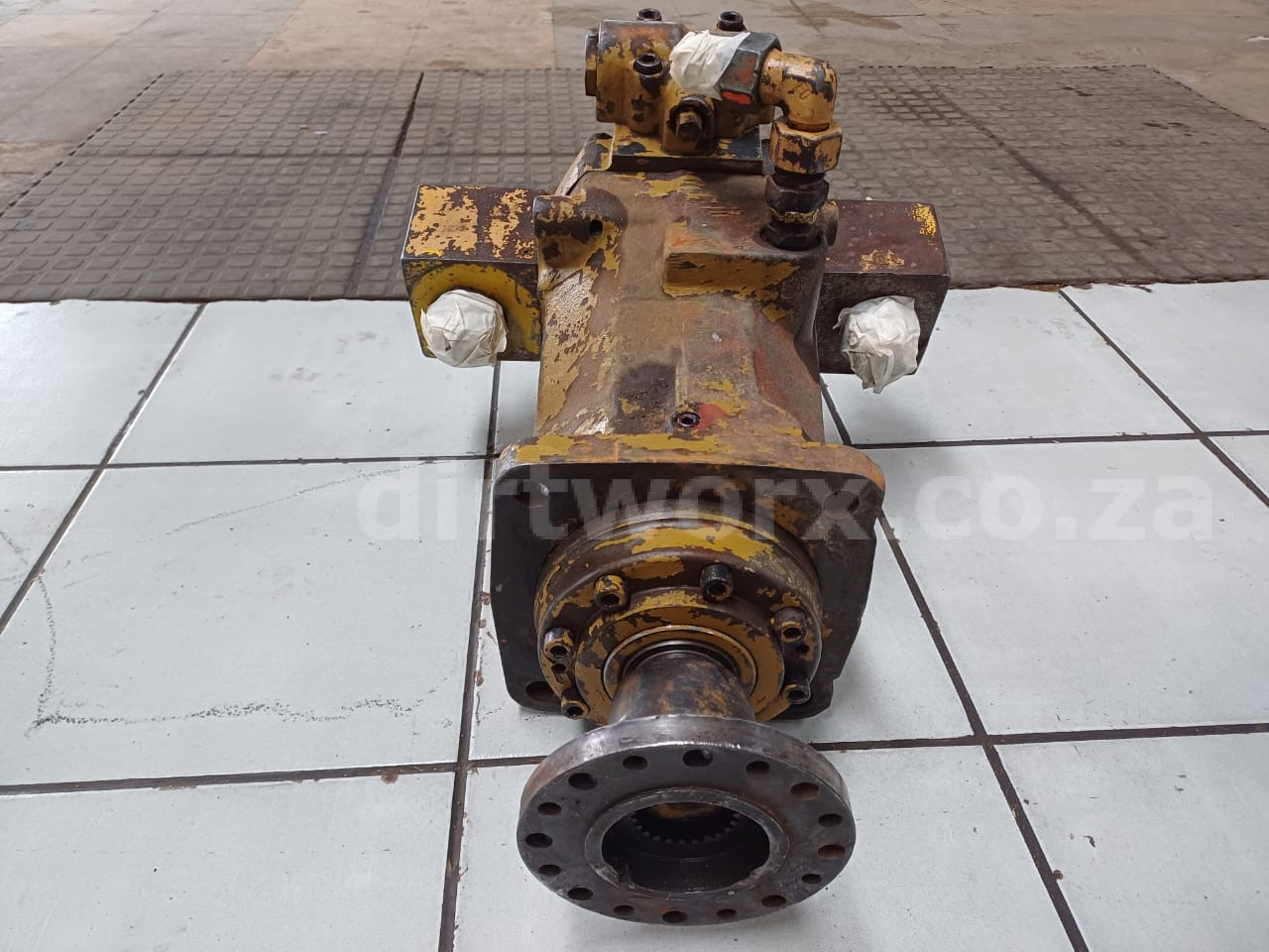 Linde BMR 135 Hydraulic Drive Motor - Image 11