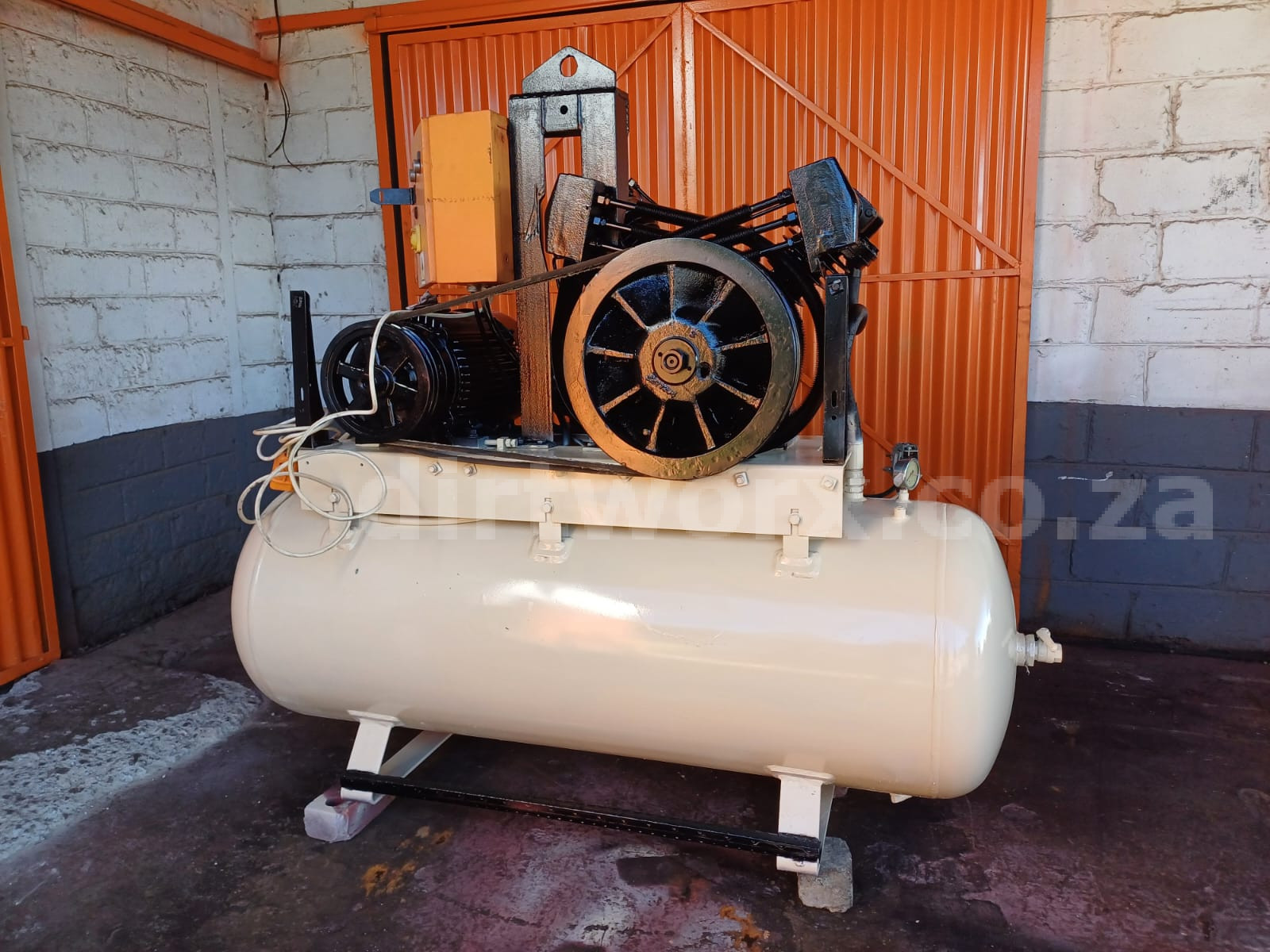 Ingersoll Rand Air Compressor 50 CFM - Image 7