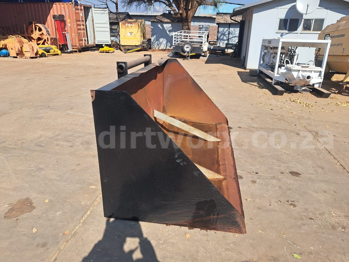 Telehandler Loader Bucket - Image 2