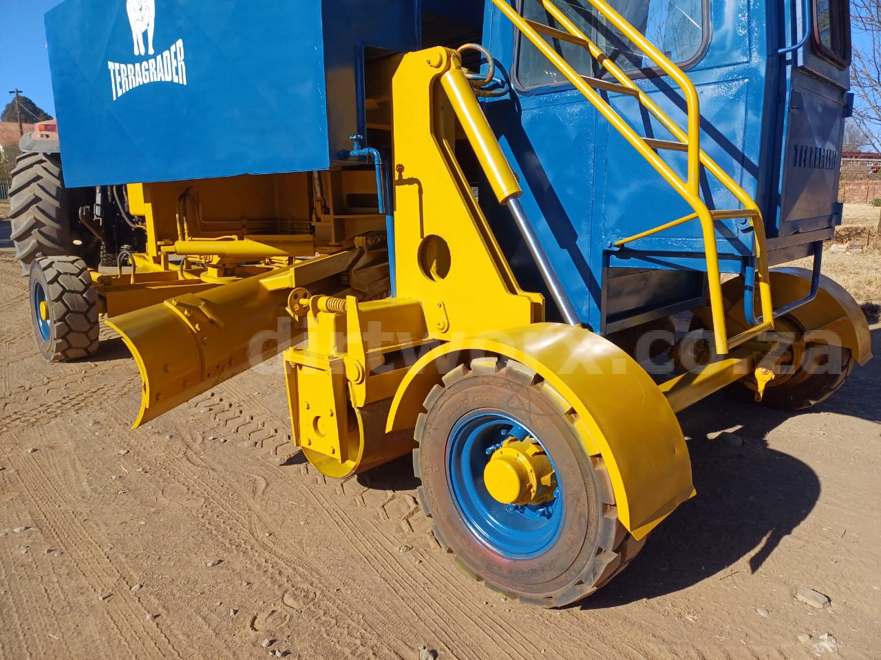 Sleepskraper met Roller Ripper en Watertank - Image 12