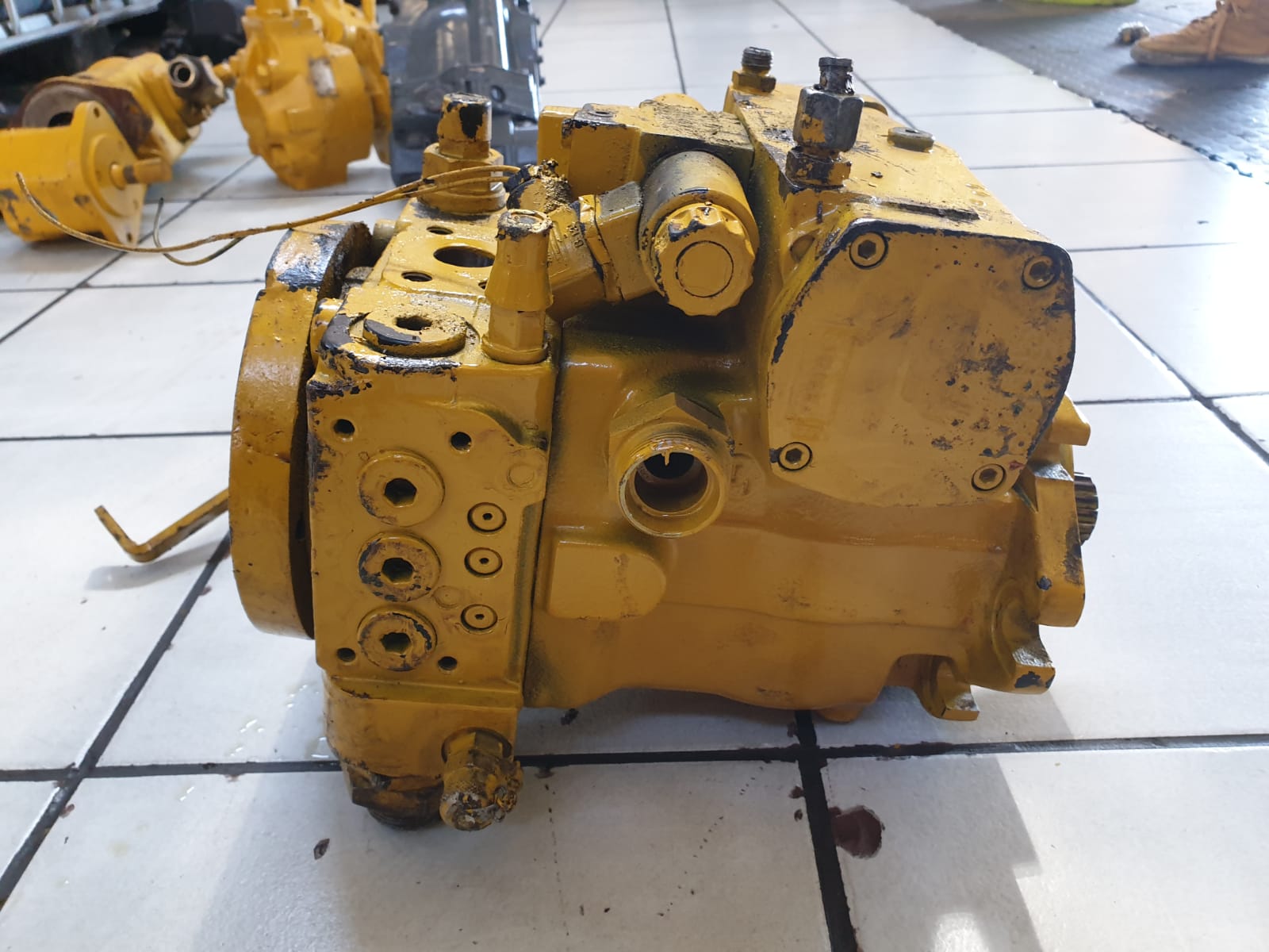 Rexroth Hydraulic Variable Axial Piston Pump A4VG71 - Image 2