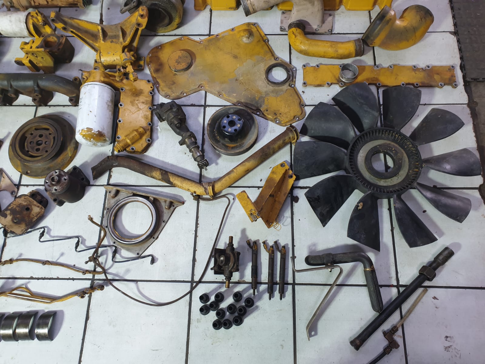 Cummins 6CT 8.3 Engine Stripped - Image 3