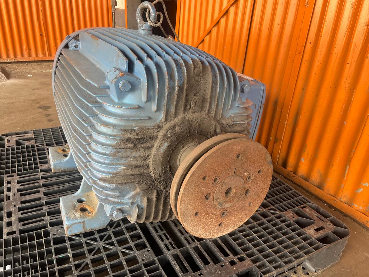 WEG Electric Motor 230kW - Image 4