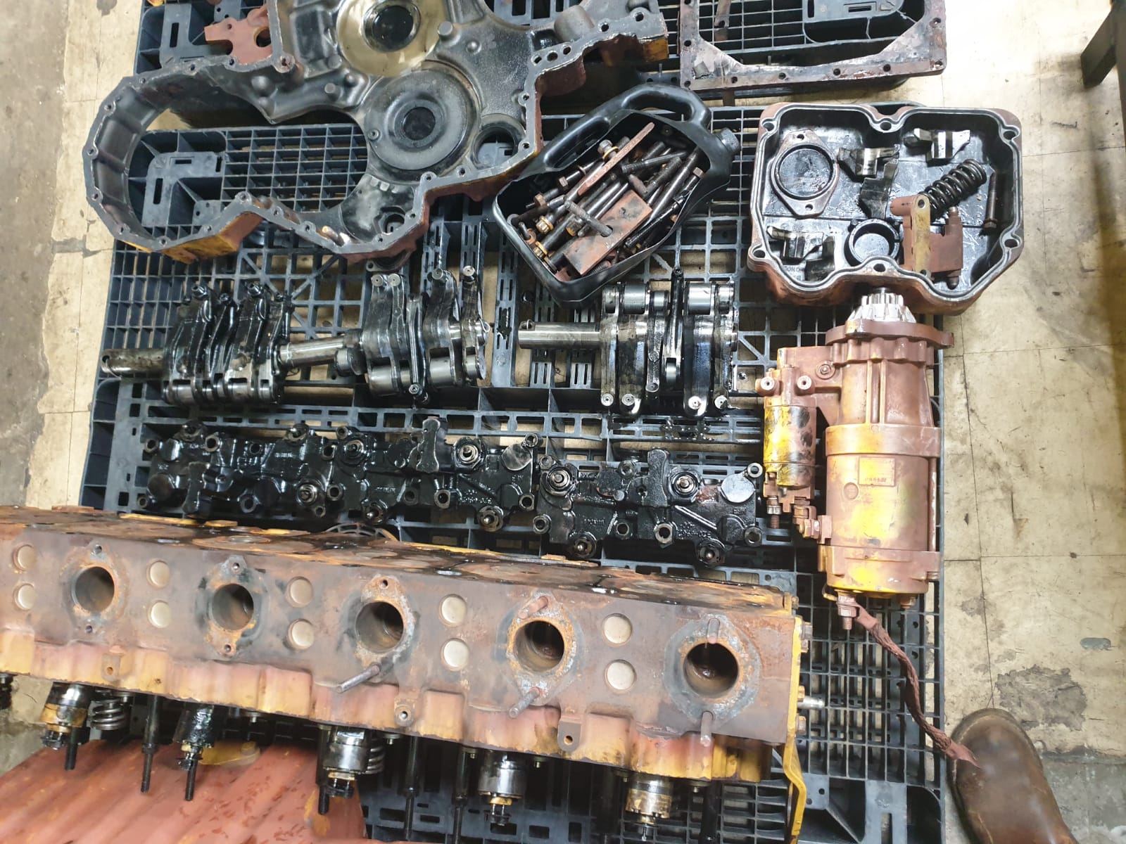 Caterpillar C18 Acert Engine Stripped Complete - Image 5