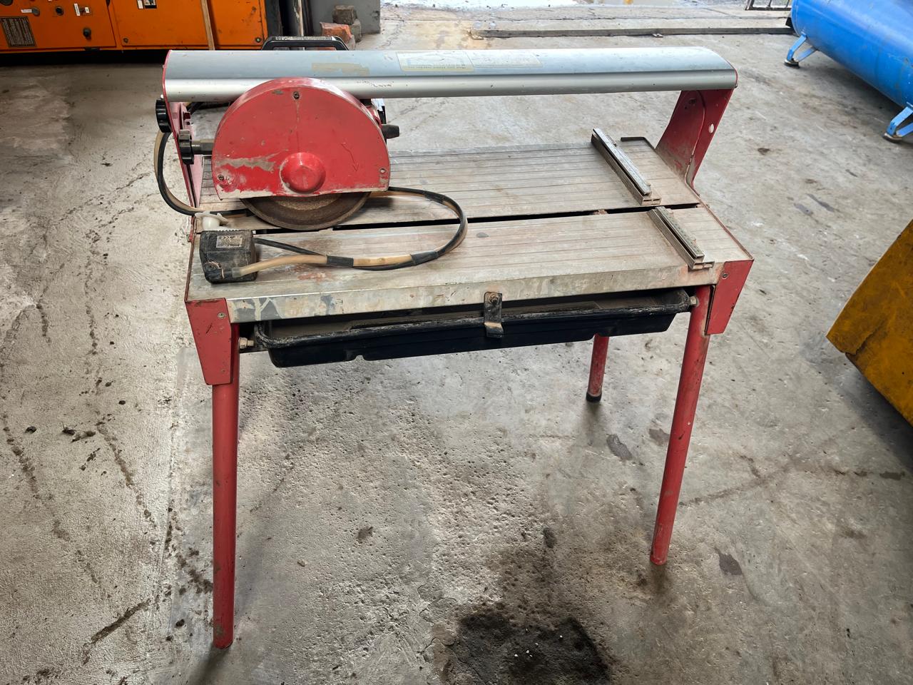 TH200 Tile Cutter
