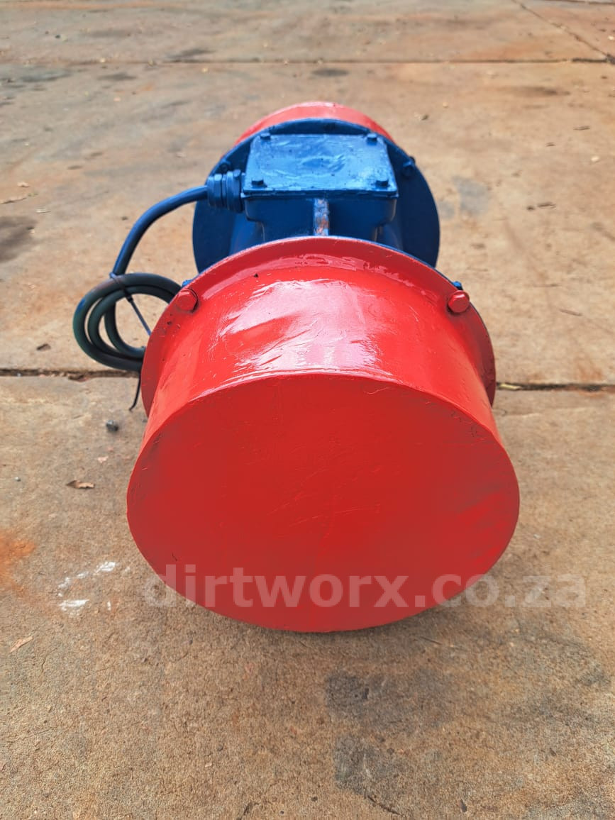 Mining Vibrating Motor 0,94kW - Image 6