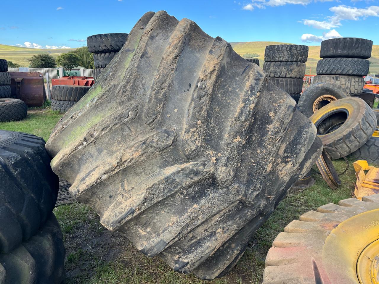 Firestone Flotation 23 DT Tyre 76 X 50.00B32 - Image 9