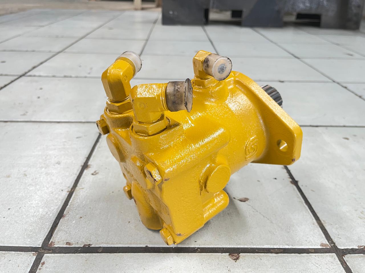 Sauer Danfoss Hydraulic Drive Motor - Image 5