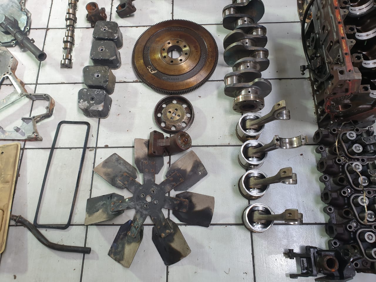 Cummins 4B Engine Stripped For Spares - Image 8