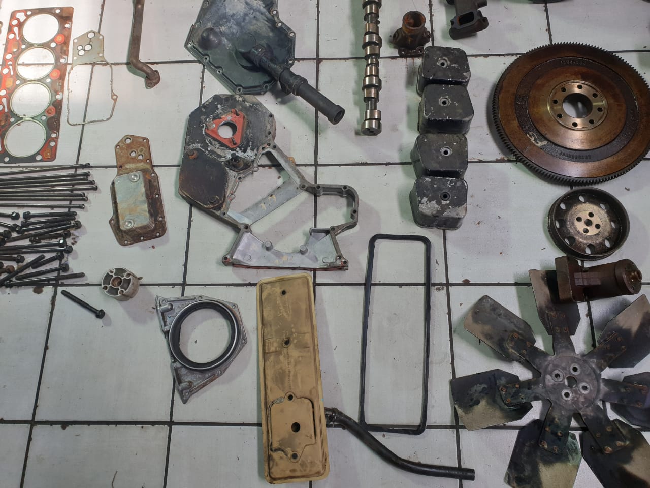 Cummins 4B Engine Stripped For Spares - Image 9