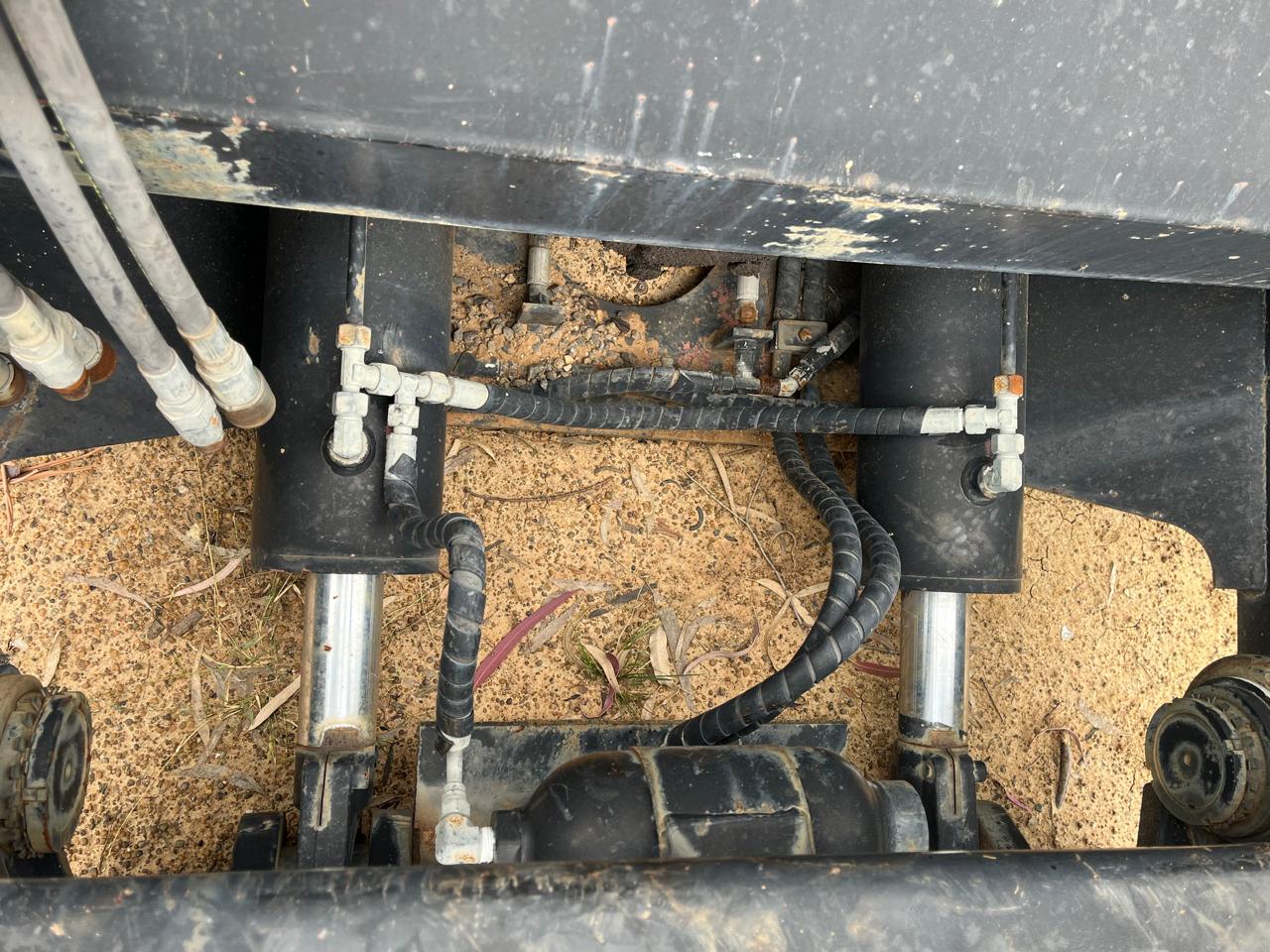 Manitou Cylinder Handler - Image 3