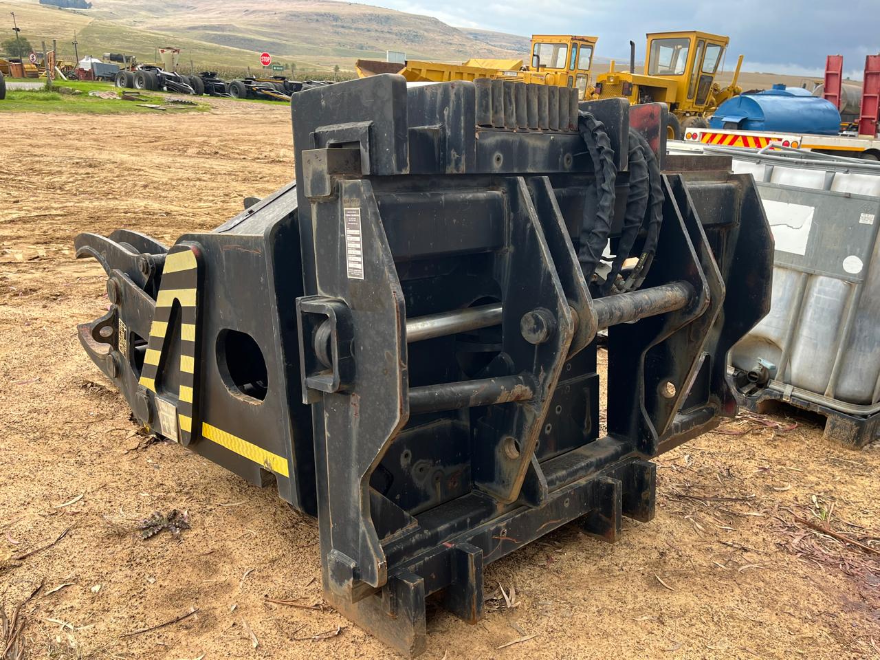 Manitou Cylinder Handler - Image 7