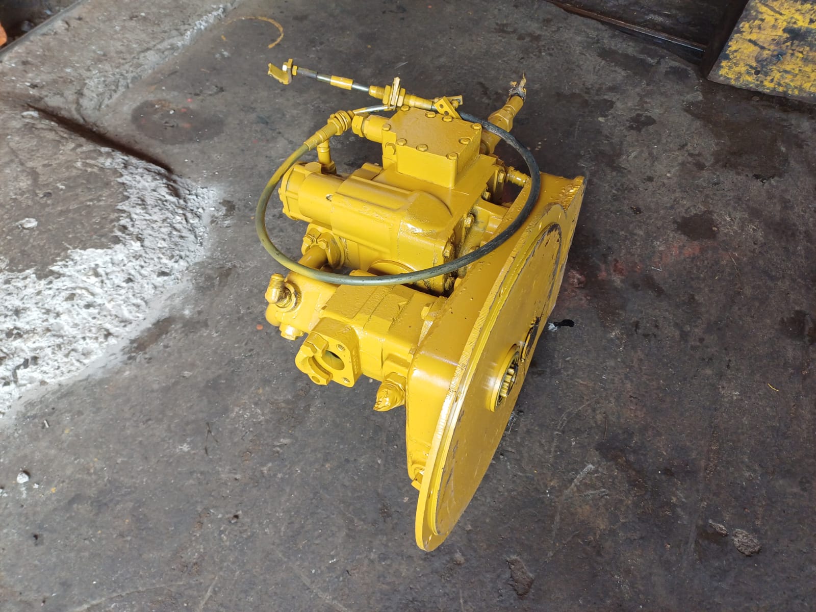 Sundstrand Variable Displacement Axial Piston Pump Drive - Image 9